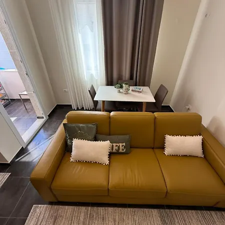 Oasis Bay Lalzi