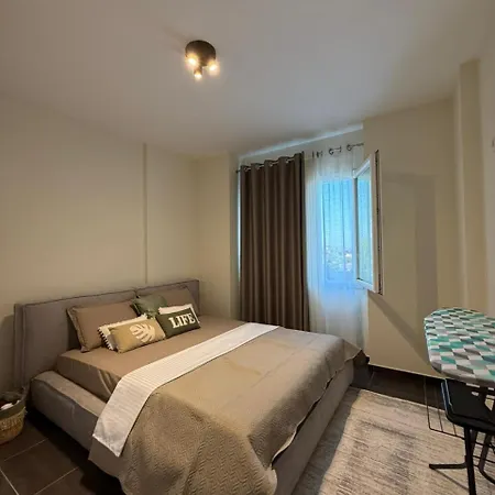 Oasis Bay Lalzi Lejlighed