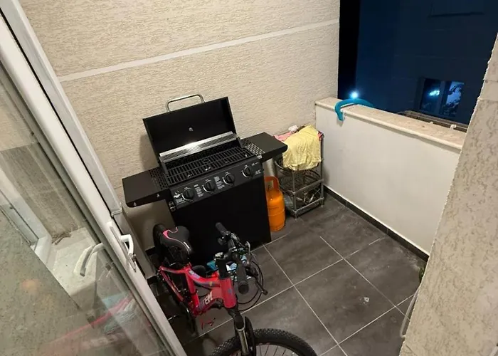 Oasis Bay Lalzi Апартаменты *